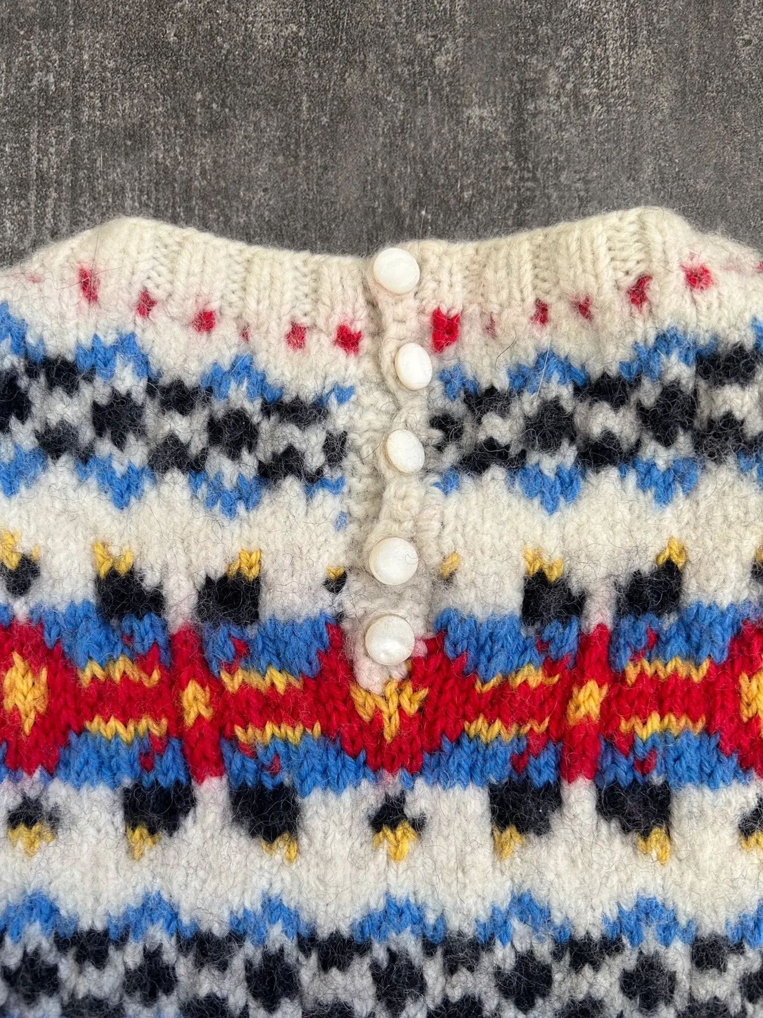 1940s fair isle sweater . vintage 40s knit top . size xs to s/m