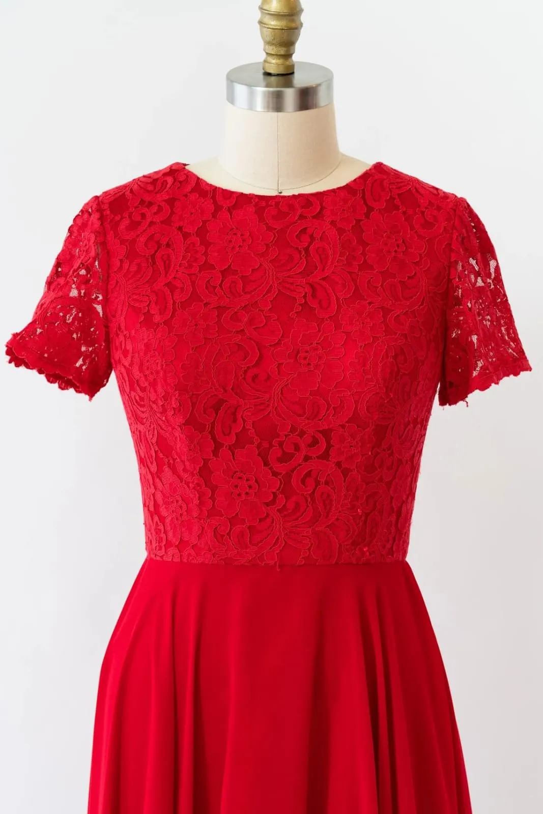 A-line Scoop Neck Short Sleeve Long Chiffon Lace Bridesmaid Dress