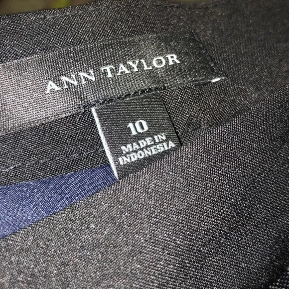 🦓ANN TAYLOR🦓ZEBRA JACQUARD PENCIL SHIRT🦓