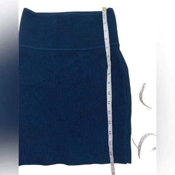 🆕Aritiza Babaton - Sculpt Knit Mini Skirt