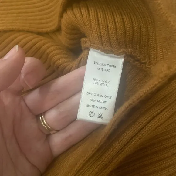 ASTR The Label Rayn Knit Sweater in Mustard size M