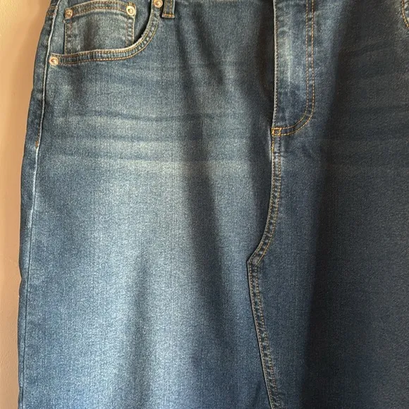 Baccini denim maxi skirt size 16
