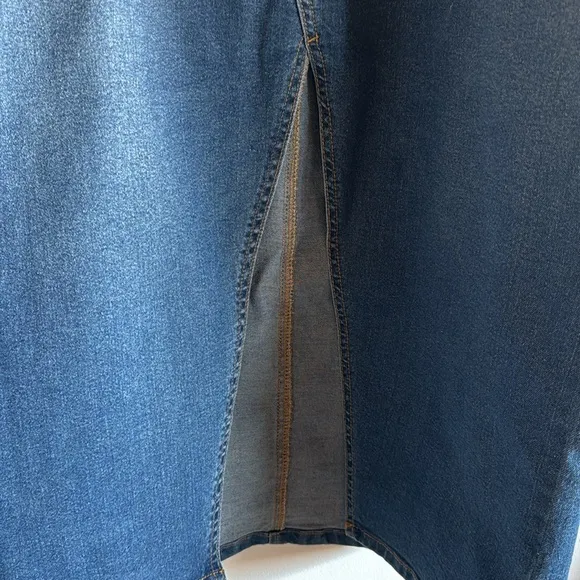 Baccini denim maxi skirt size 16