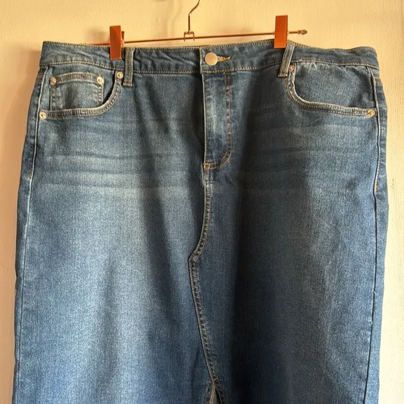 Baccini denim maxi skirt size 16