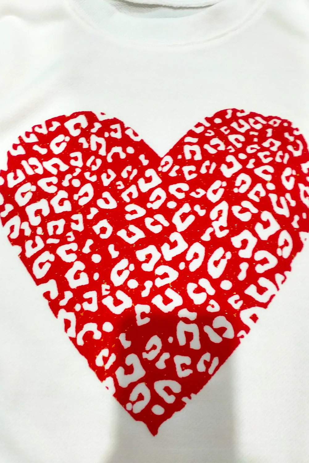 Beige Valentine's Day Heart Graphic Pullover Sweatshirt