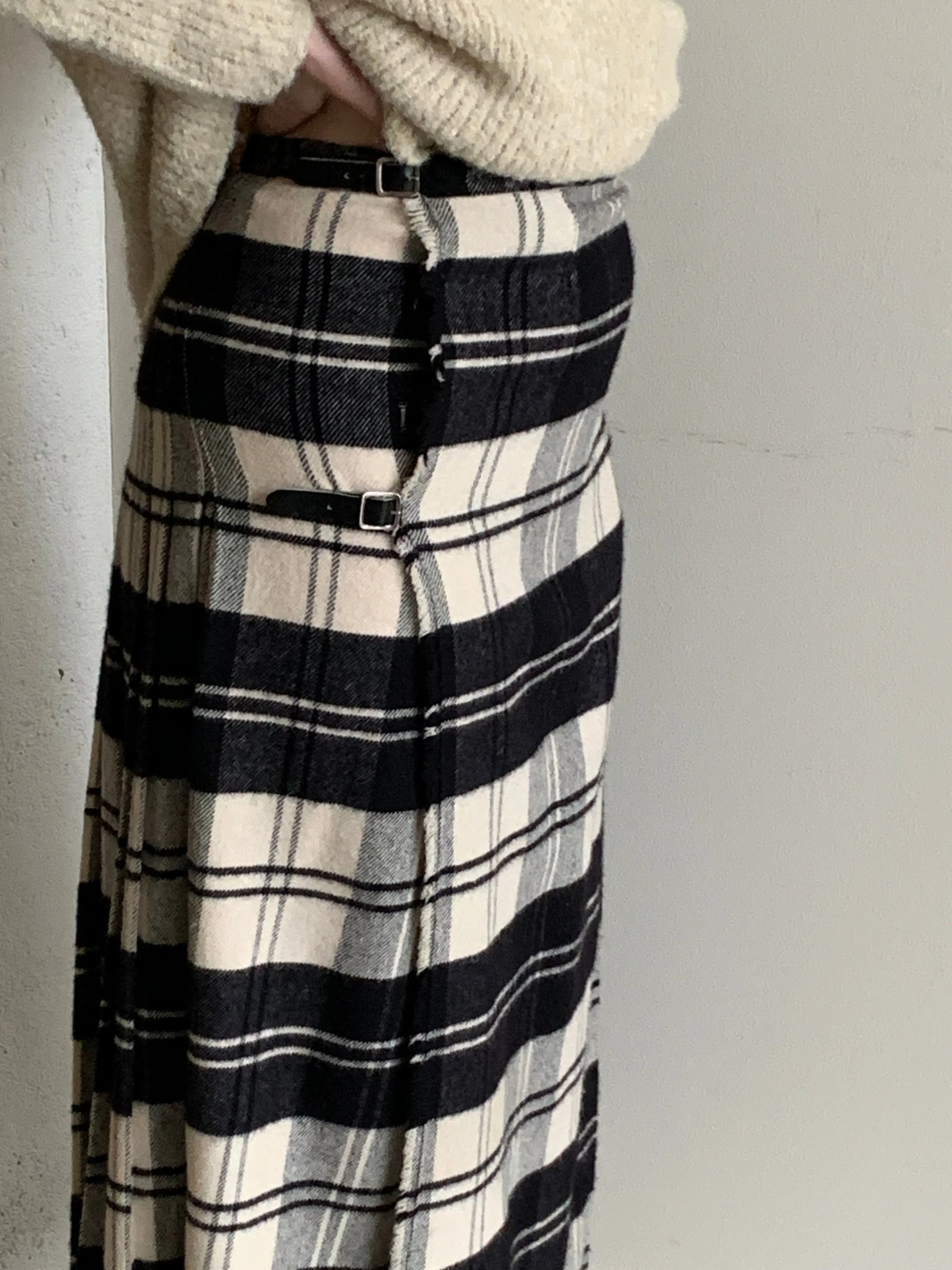 Black cream tartan skirt