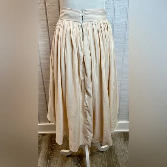 BLAQUE LABEL Revolve Cream Skirt High‎ Low Size Small
