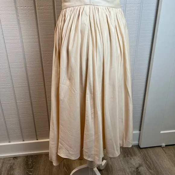 BLAQUE LABEL Revolve Cream Skirt High‎ Low Size Small