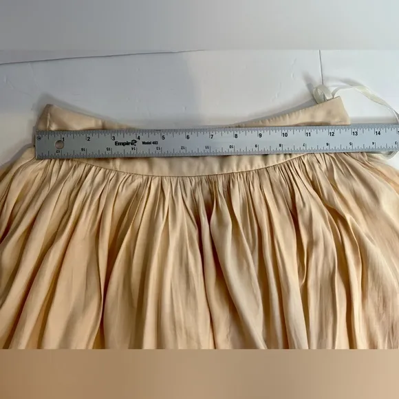 BLAQUE LABEL Revolve Cream Skirt High‎ Low Size Small