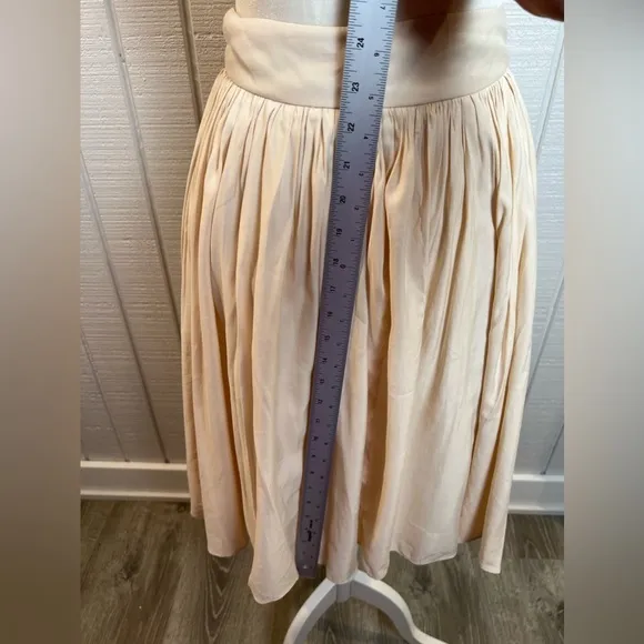 BLAQUE LABEL Revolve Cream Skirt High‎ Low Size Small