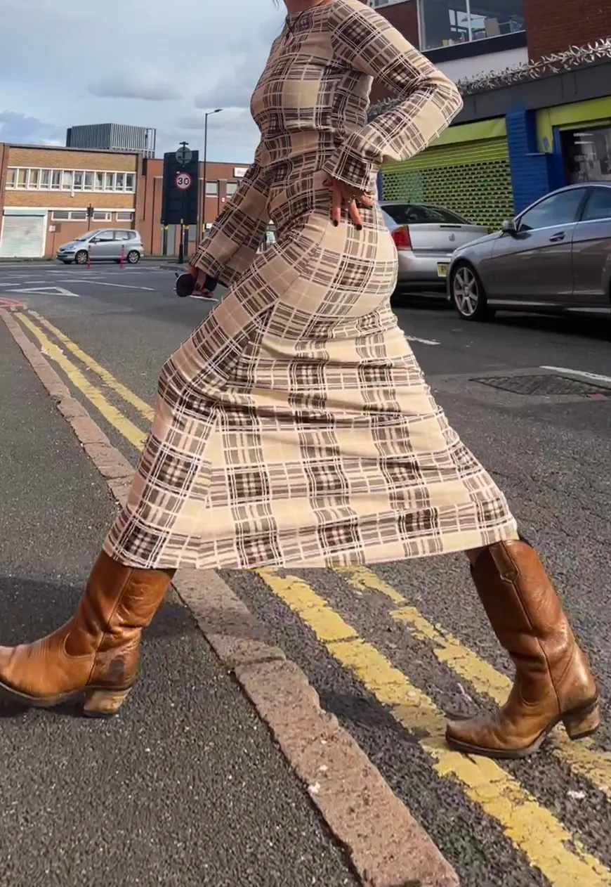 BLUE CHECK/CREAM TARTAN REVERSIBLE MID-RISE SKIRT