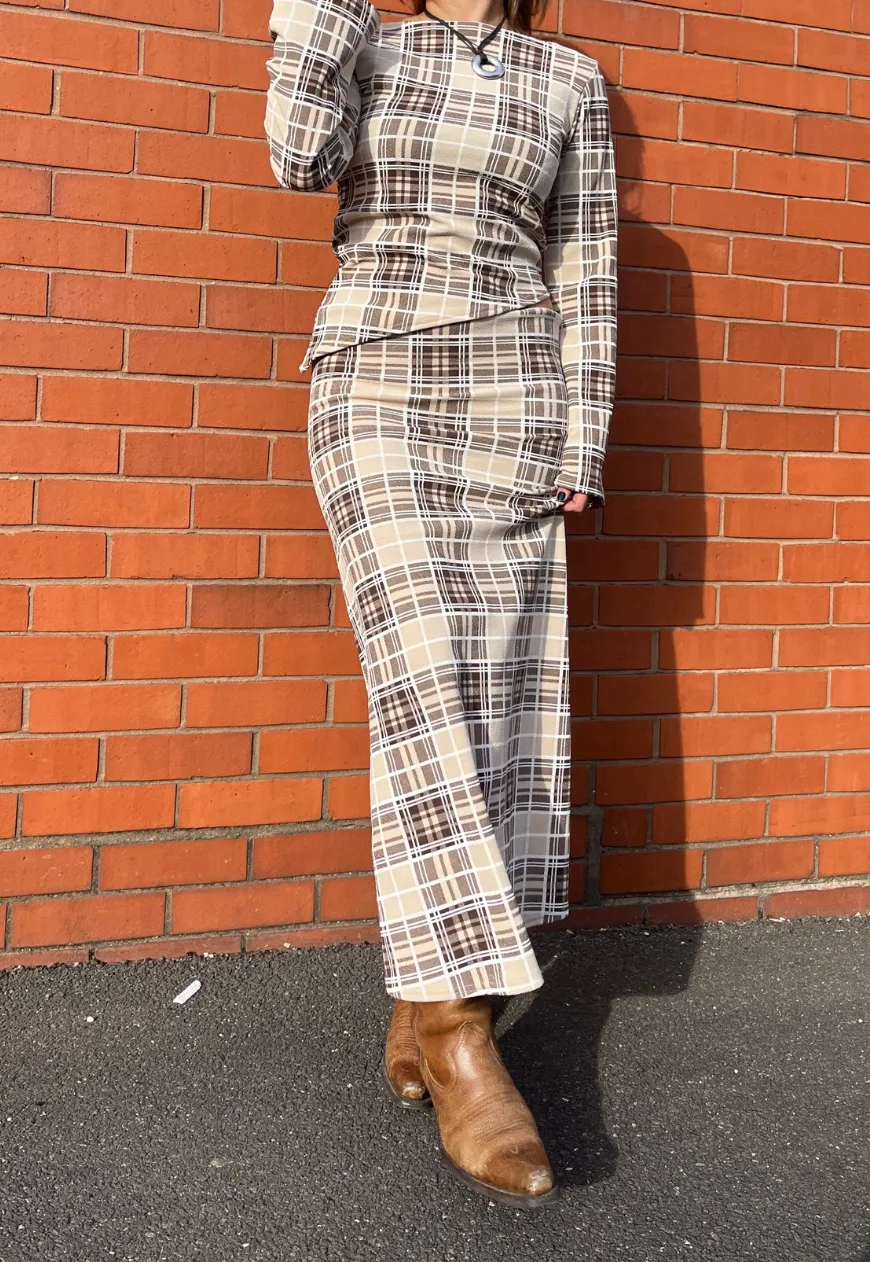 BLUE CHECK/CREAM TARTAN REVERSIBLE MID-RISE SKIRT