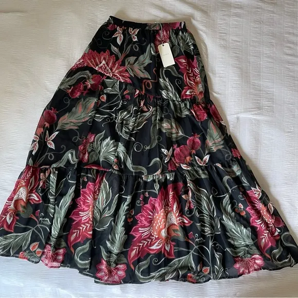 Brand New- South Moon Under GEORGIE Collection Tired Floral Maxi Skirt 🌺🌿