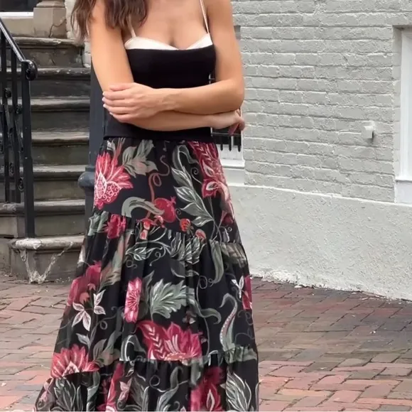 Brand New- South Moon Under GEORGIE Collection Tired Floral Maxi Skirt 🌺🌿