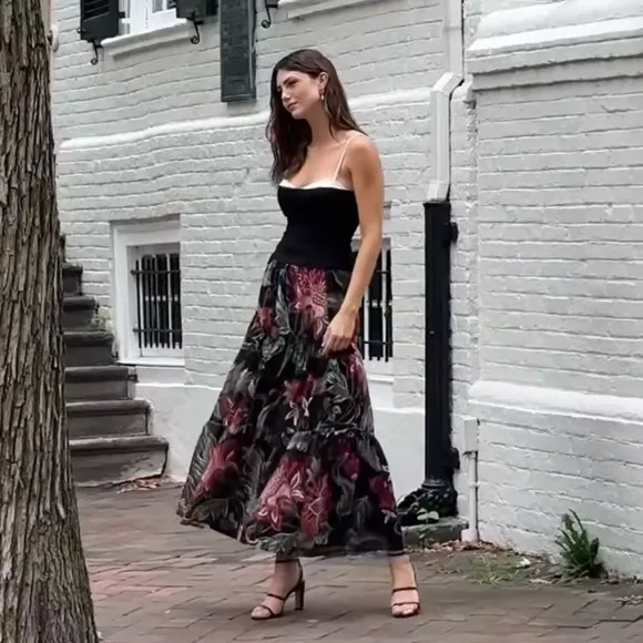 Brand New- South Moon Under GEORGIE Collection Tired Floral Maxi Skirt 🌺🌿
