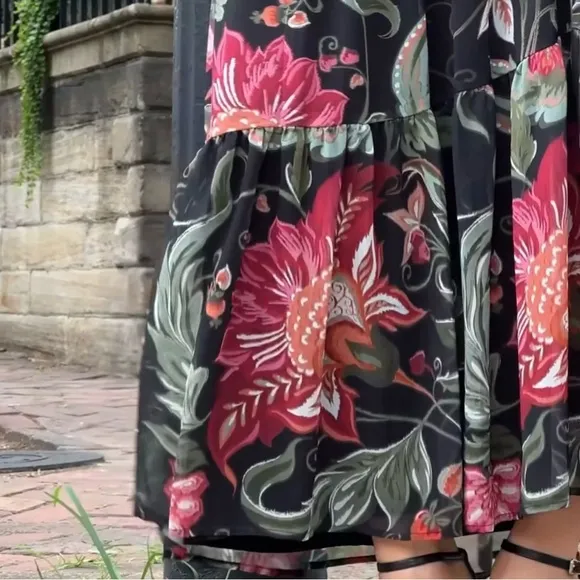 Brand New- South Moon Under GEORGIE Collection Tired Floral Maxi Skirt 🌺🌿