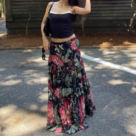 Brand New- South Moon Under GEORGIE Collection Tired Floral Maxi Skirt 🌺🌿