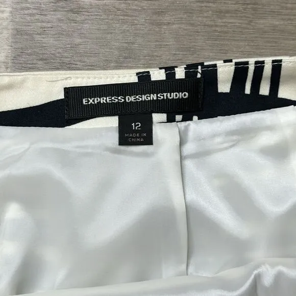 Express Design Studio High-Waist Skirt. Size 12. Lined skirt.