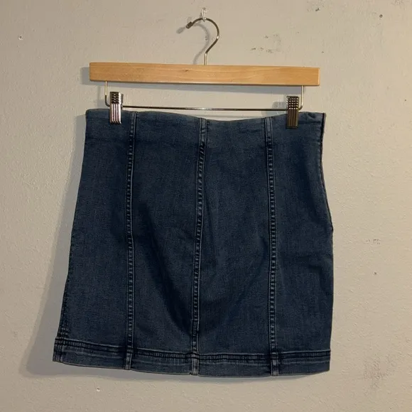 Free People “Modern Femme” denim mini skirt size 8
