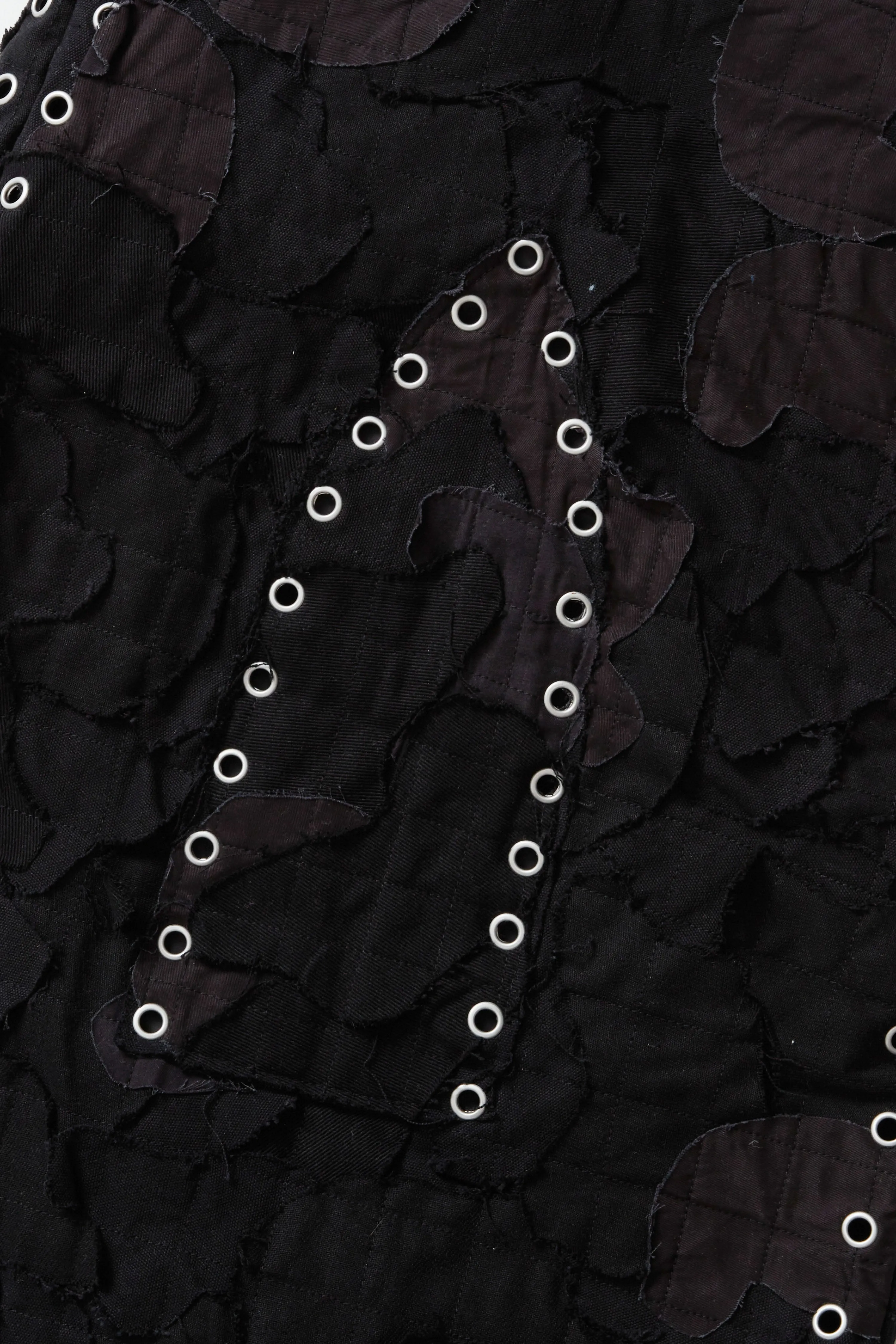 GROMMET ARCH SKIRT