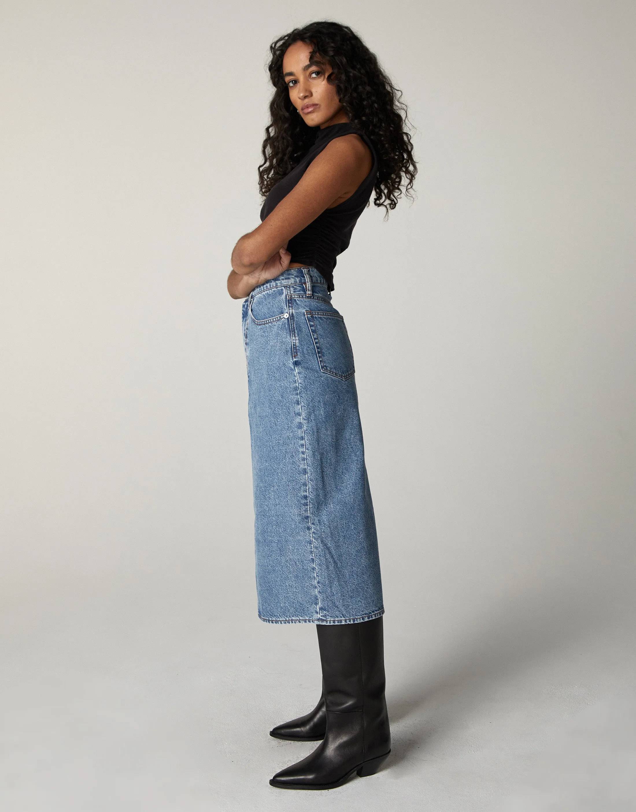 HARLEY High-Rise Midi Skirt in Glendale