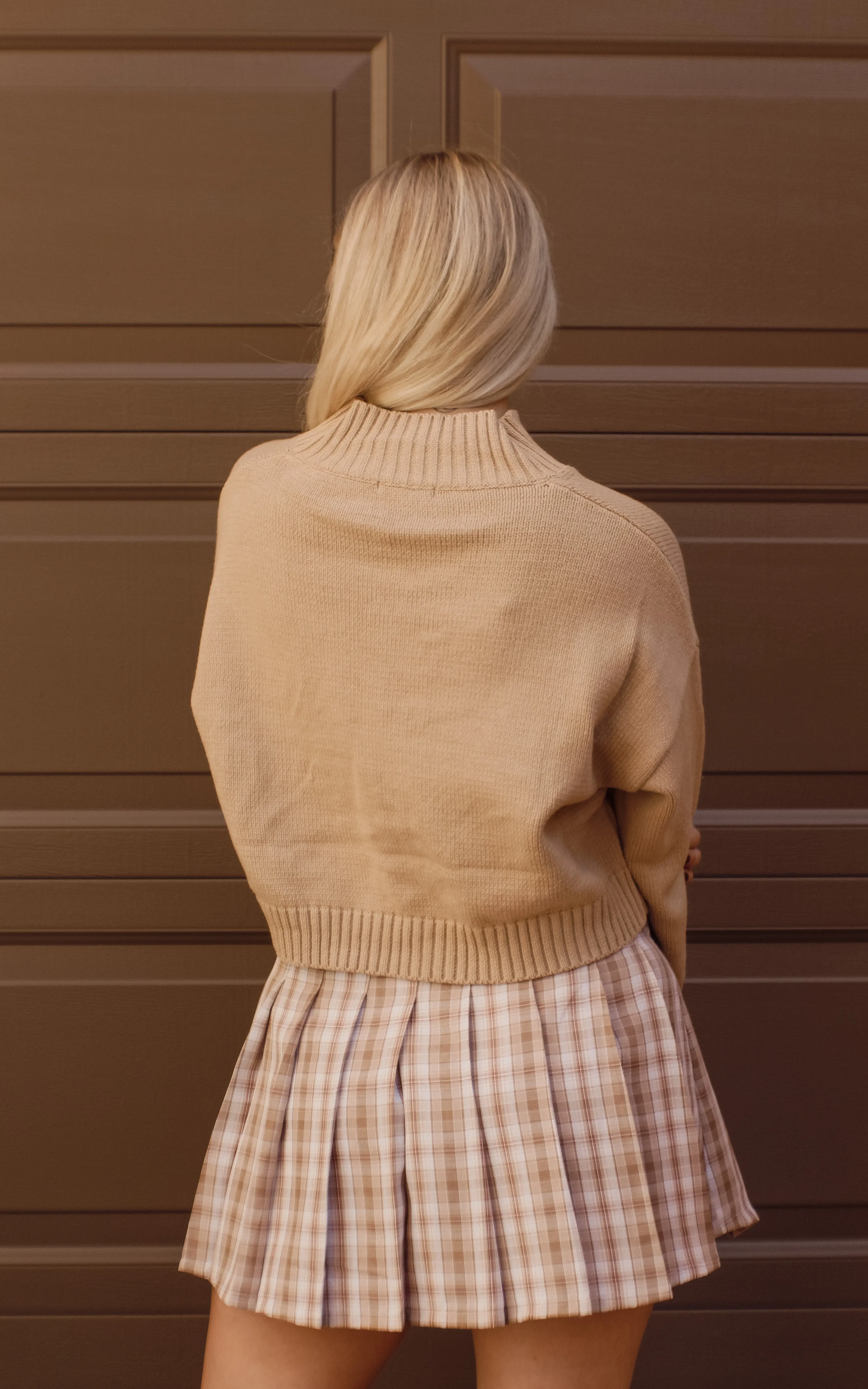 Julieta Pinned Up Crop Sweater (Mocha)