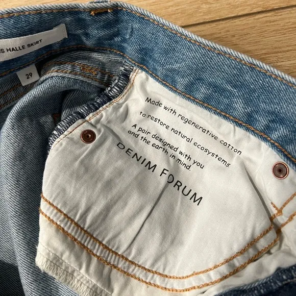 *Like NEW* DENIM FORUM - 90s Halle Light Wash Denim Midi