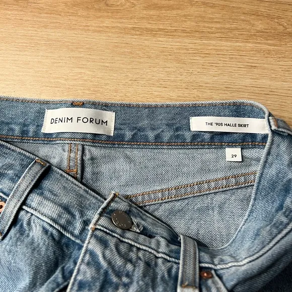 *Like NEW* DENIM FORUM - 90s Halle Light Wash Denim Midi