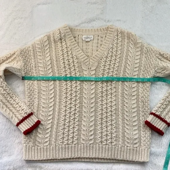 Like New Velvet by Graham and Spencer Cream and Red Fisherman Sweater