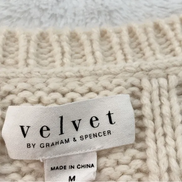 Like New Velvet by Graham and Spencer Cream and Red Fisherman Sweater