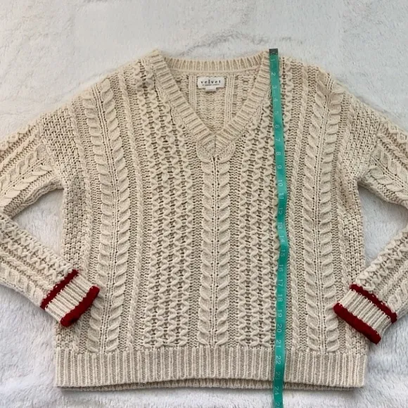 Like New Velvet by Graham and Spencer Cream and Red Fisherman Sweater