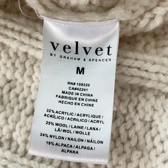 Like New Velvet by Graham and Spencer Cream and Red Fisherman Sweater