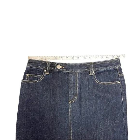 Liz Claiborne denim jean skirt Size 8 W32 L24 dark blue