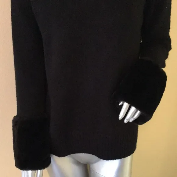 M Magaschoni crew sweater with faux fur cuffs