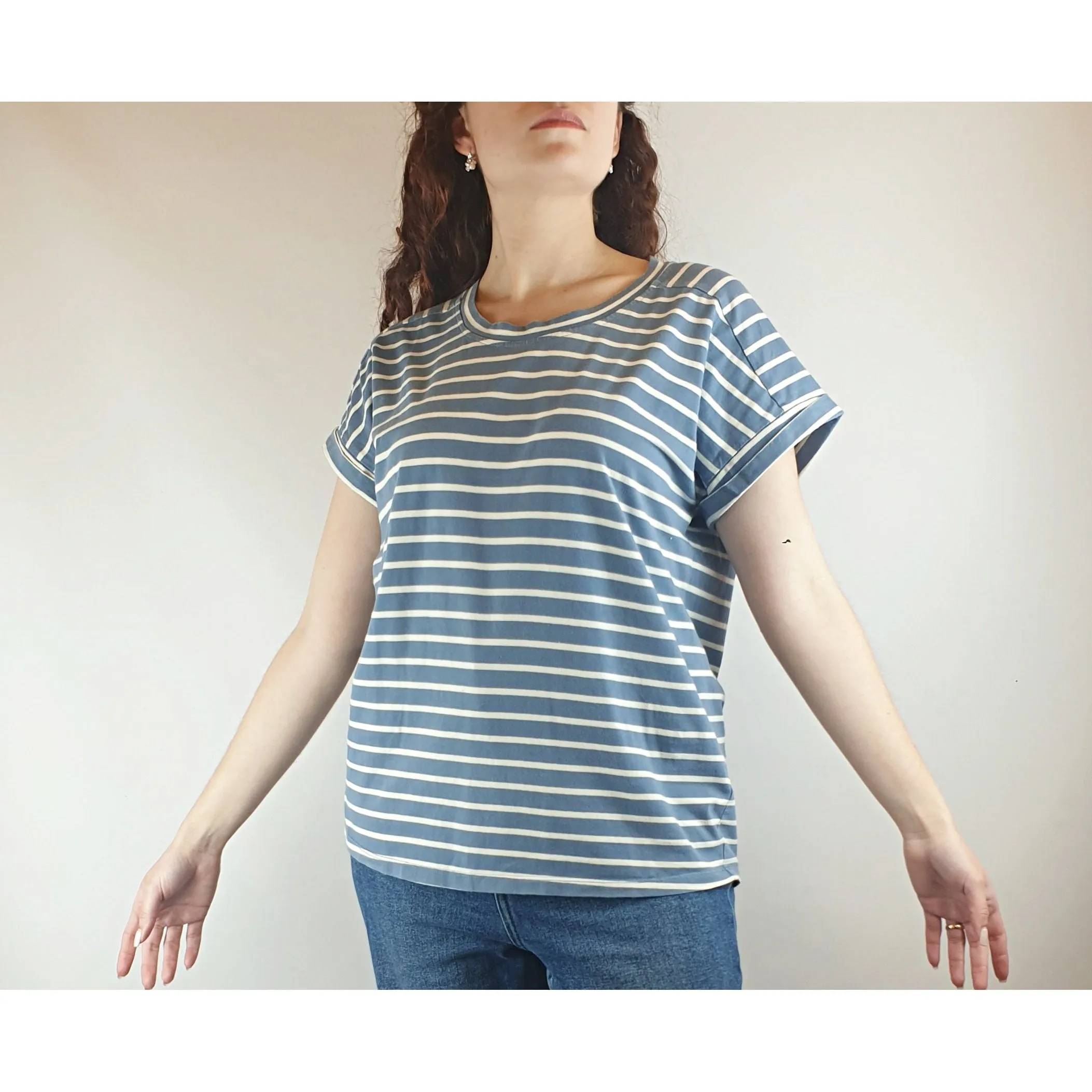 Miranda Murphy blue and white striped tee shirt size S (best fits size 10)