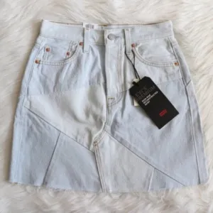 NEW Levi's Light Wash Jean Skirt Size 24 Button Fly Colorblock Denim