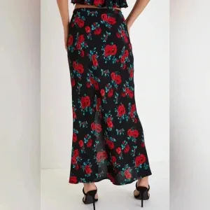 NEW with tags (NWT) Lulu’s Remarkable Black Floral Print High-Rise Maxi Skirt