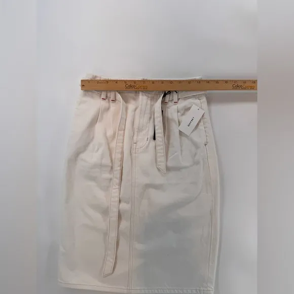 NWT J Brand Women’s White Denim Knee Length Skirt Size 25