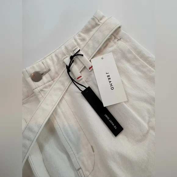 NWT J Brand Women’s White Denim Knee Length Skirt Size 25