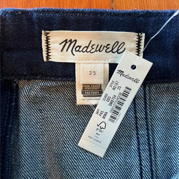 NWT Madewell Denim Seamed Mini Skirt in Maytown Wash - 25 - Maytown Wash