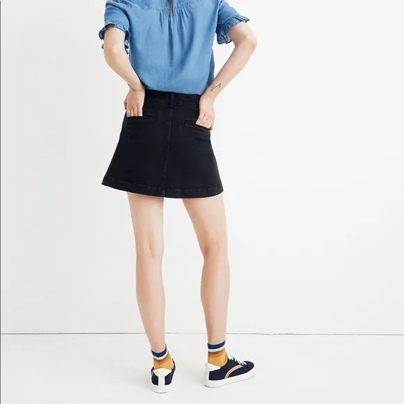 NWT - Madewell Stretch Denim A-line Mini Skirt in Black Frost -Size 6