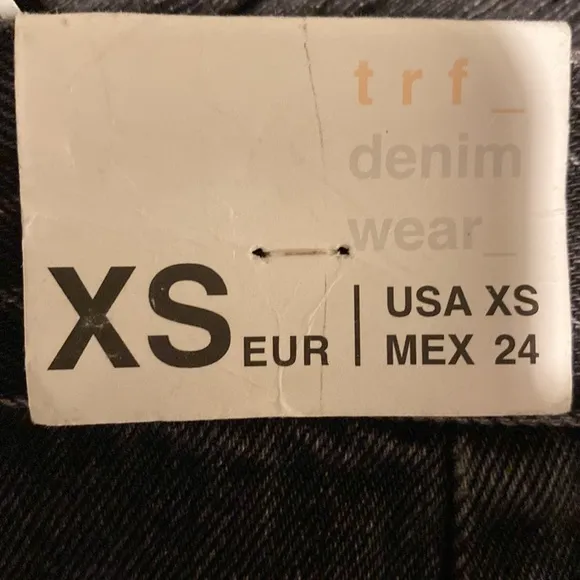 NWT: Zara DENIM MIDI SKIRT 🌸