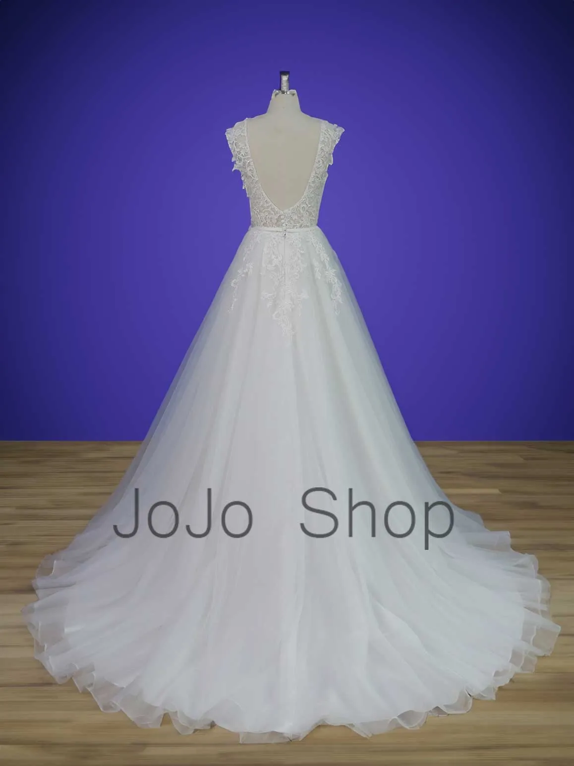Sleeveless A-line Lace Wedding Dress with Open Back RH1605