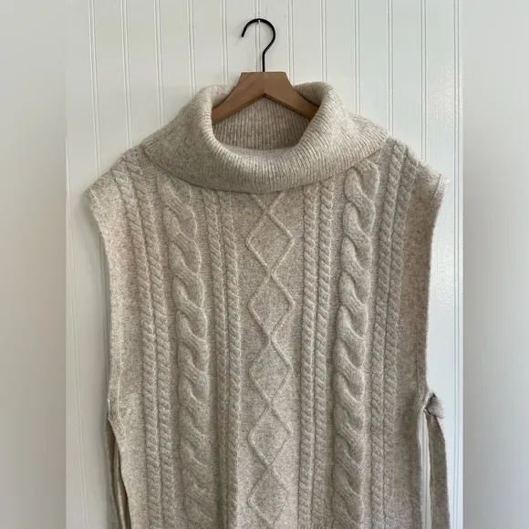 SOFT SURROUNDINGS Aviemore Sweater Knit Poncho in Heather Oatmeal Size L/XL NWT