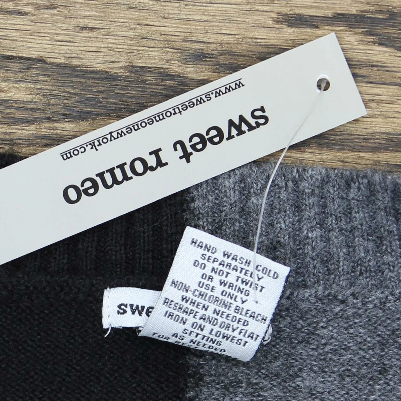 Sweet Romeo Women's V-Neck Colorblock Sweater