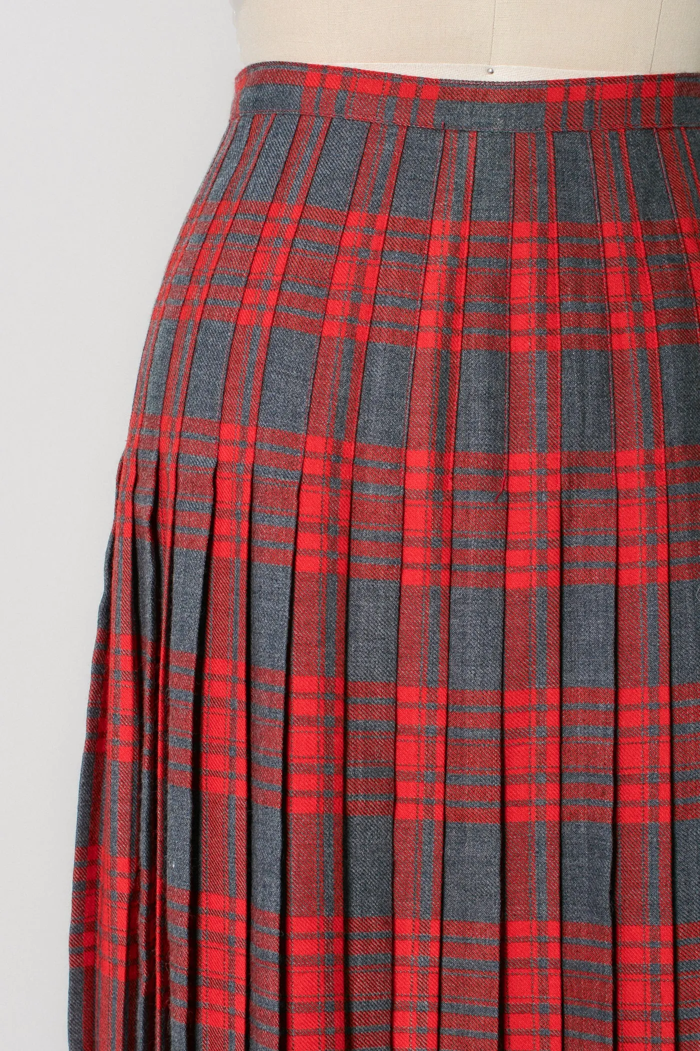 Tartan Wool Pleated Wrap Skirt ~ 30W