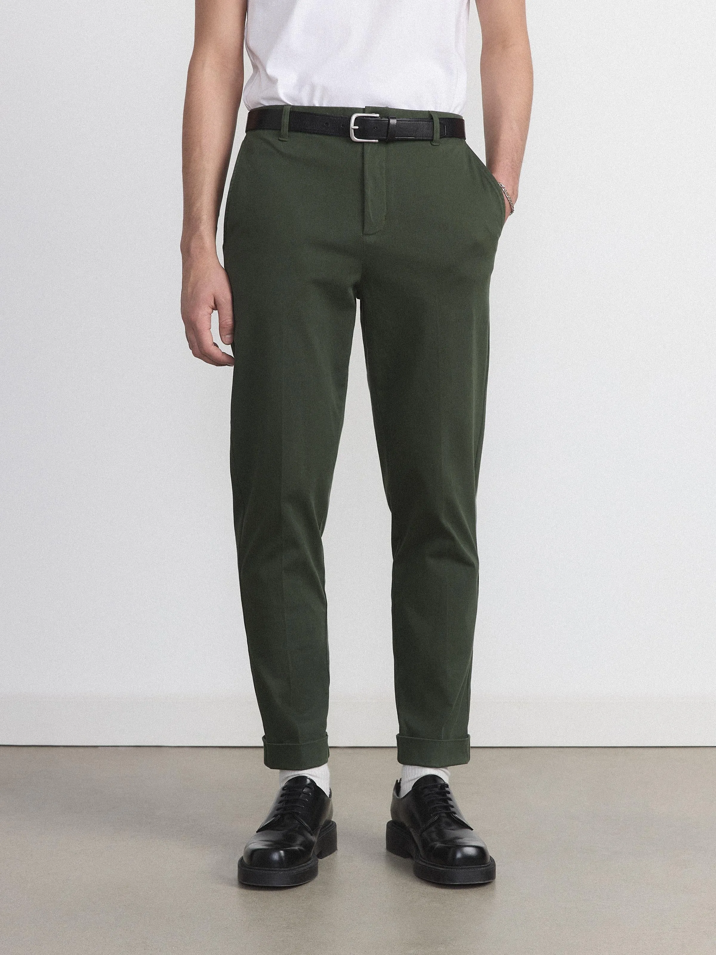 The Flex Colin Chino Pant in Deep Green
