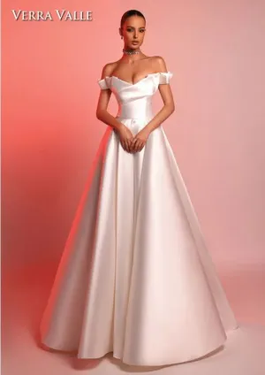 Verra Valle Size 12 900355 Ivory Gown