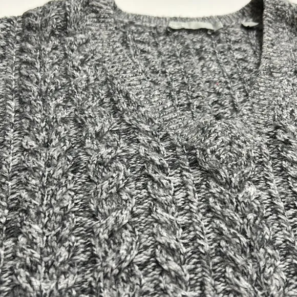 Vince | Cable Knit V-Neck Cashmere Wool Sweater XS