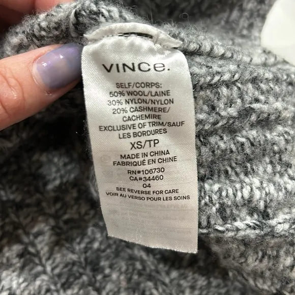 Vince | Cable Knit V-Neck Cashmere Wool Sweater XS